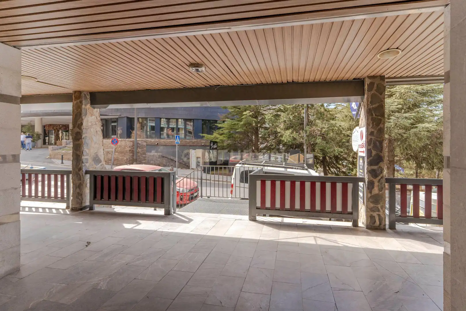 Terraza de Local en venta en Sierra Nevada