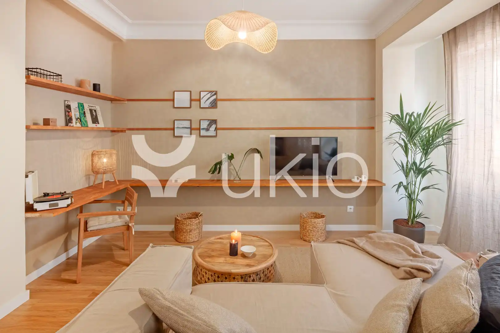 Sala de estar de Apartamento de alquiler en Madrid con Aire acondicionado, Calefacción y Trastero
