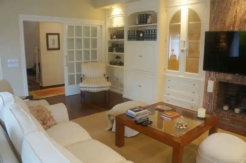 Sala de estar de Casa o chalet en venta en Castell d'Aro, Platja d'Aro i s'Agaró con Aire acondicionado, Calefacción y Jardín privado