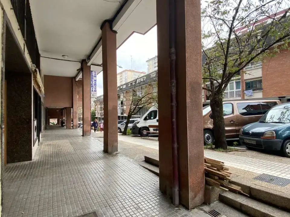 Local comercial en venda a Txirrita Bertsolaria PasealeKua, imagen 14