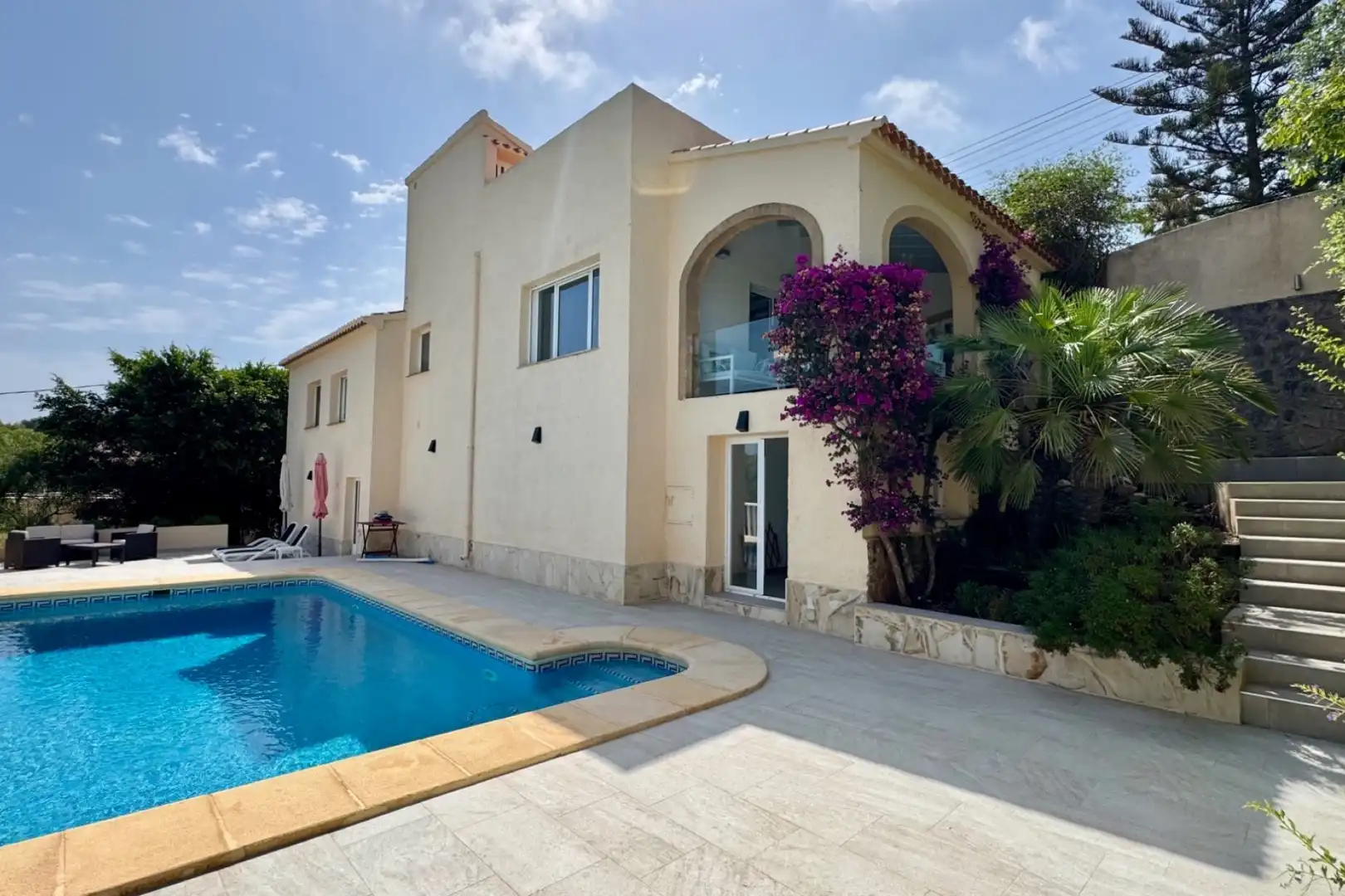 Vista exterior de Casa o xalet en venda en Jávea / Xàbia amb Aire condicionat, Calefacció i Jardí privat