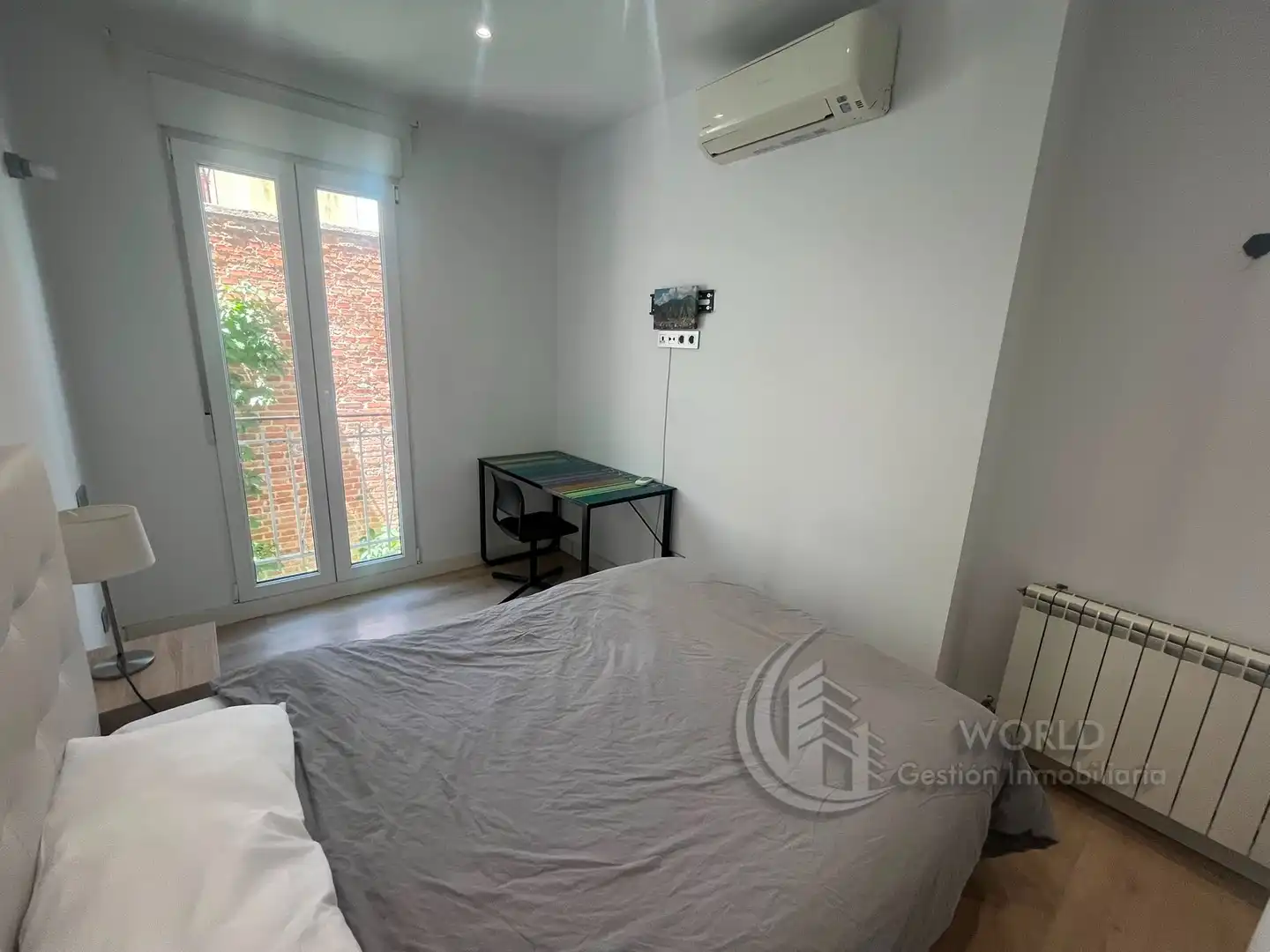 Bedroom of Flat for rent in Madrid  with Air Conditioner, Heating and Furnished