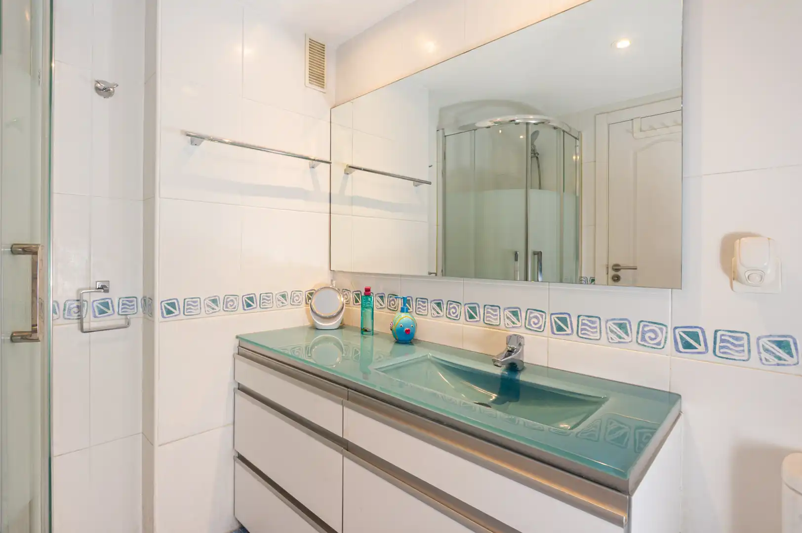 Baño de Apartamento en venta en Marbella con Aire acondicionado, Terraza y Horno