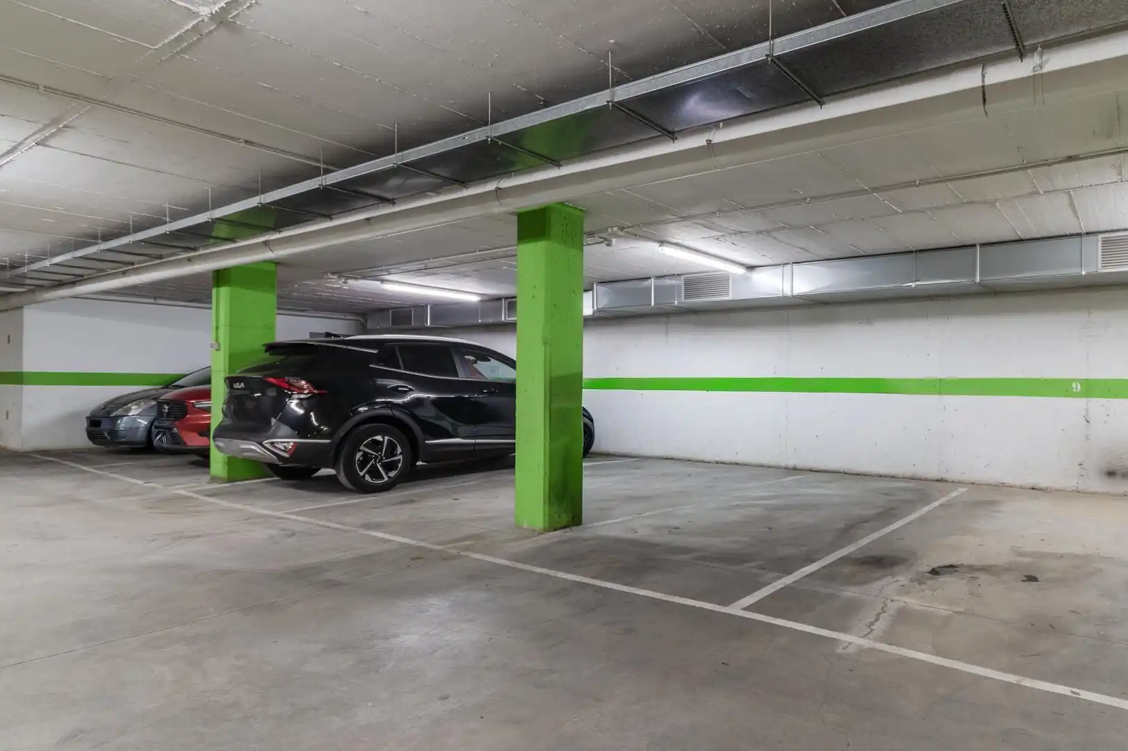 Parkplatz von Wohnung zum Verkauf in Salt mit Klimaanlage, Heizung und Terrasse