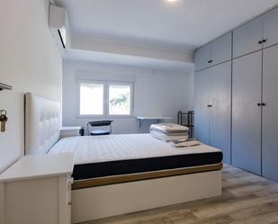 Bedroom of Flat to share in  Valencia Capital  with Air Conditioner and Terrace