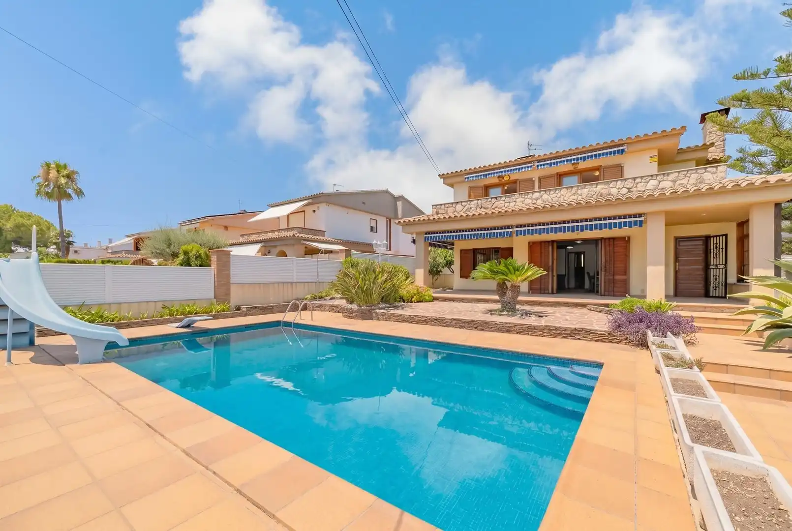 Piscina de Casa o xalet en venda en Benicasim / Benicàssim amb Balcó i Piscina comunitària