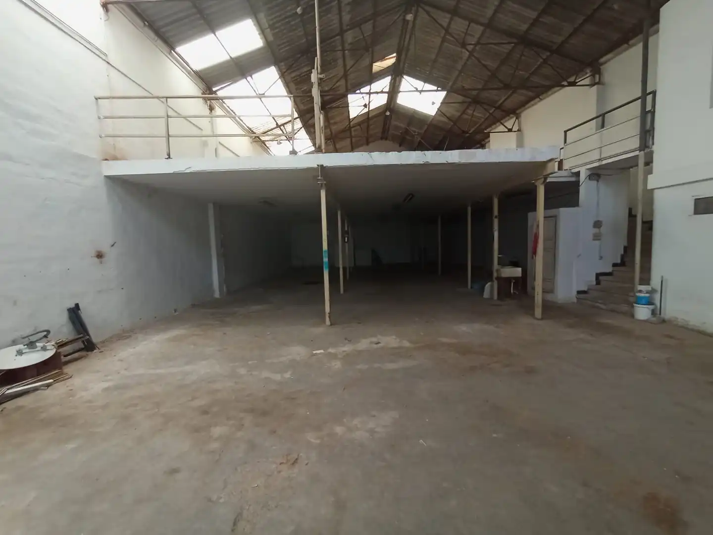 Nave industrial en venta en Carrer Honorio Maura, imagen 2