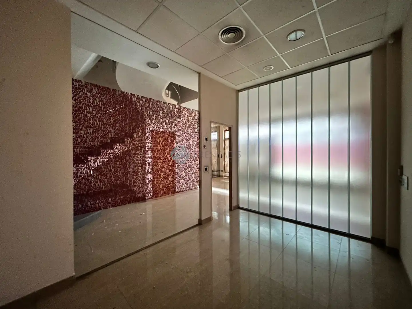 Local en venta en Urbanizaciones