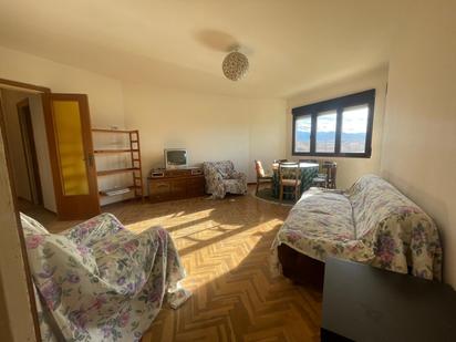 Living room of Flat for sale in Segovia Capital  with Heating, Terrace and Balcony