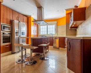 Kitchen of Flat for sale in  Sevilla Capital  with Air Conditioner, Heating and Storage room