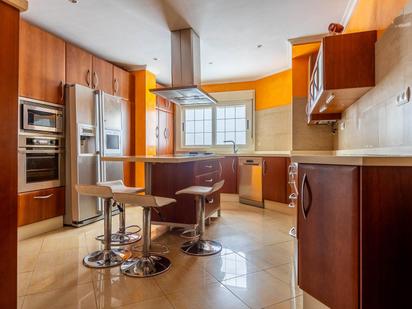 Kitchen of Flat for sale in  Sevilla Capital  with Air Conditioner, Heating and Storage room