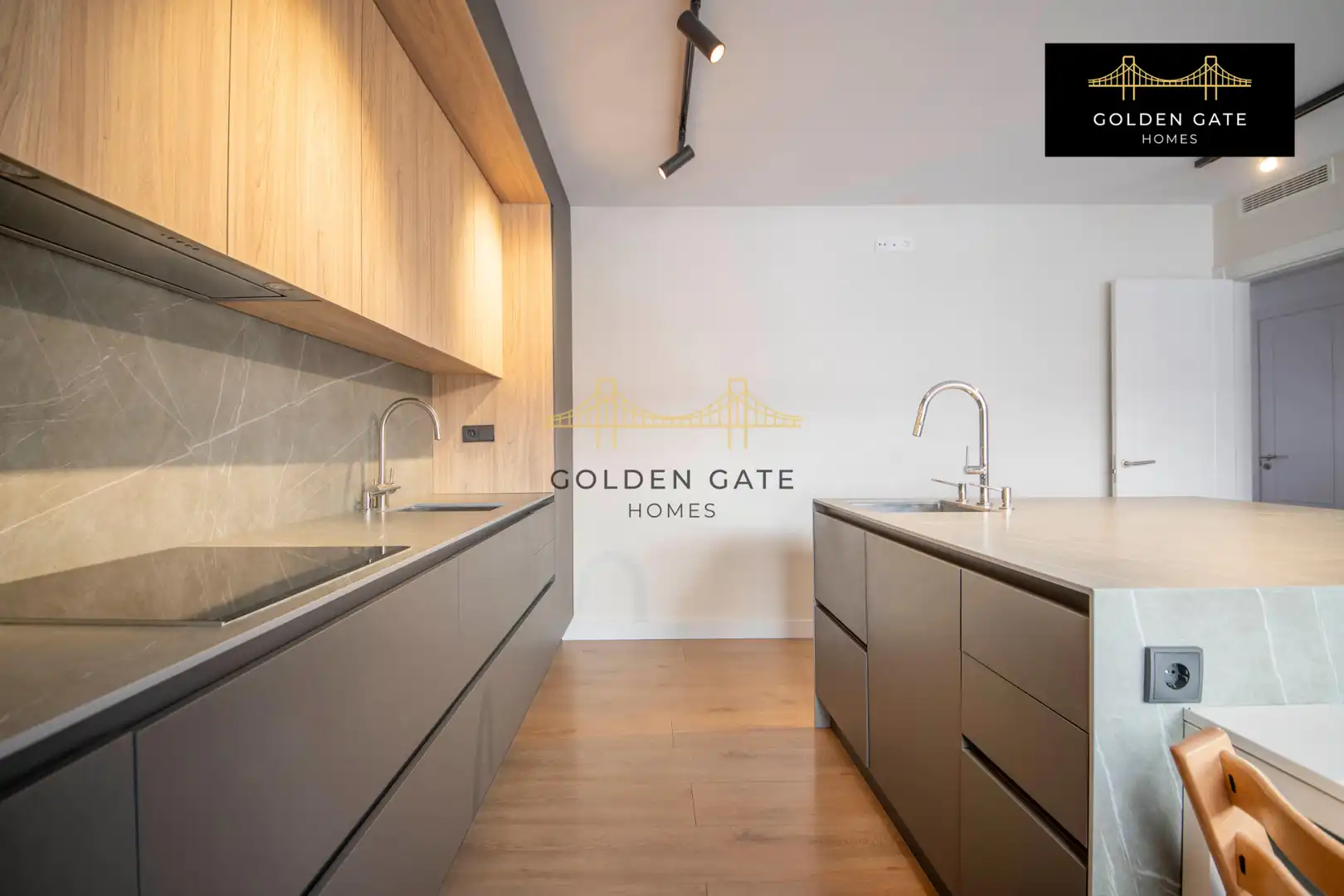 Cocina de Casa o chalet en venta en Badalona con Aire acondicionado, Calefacción y Jardín privado
