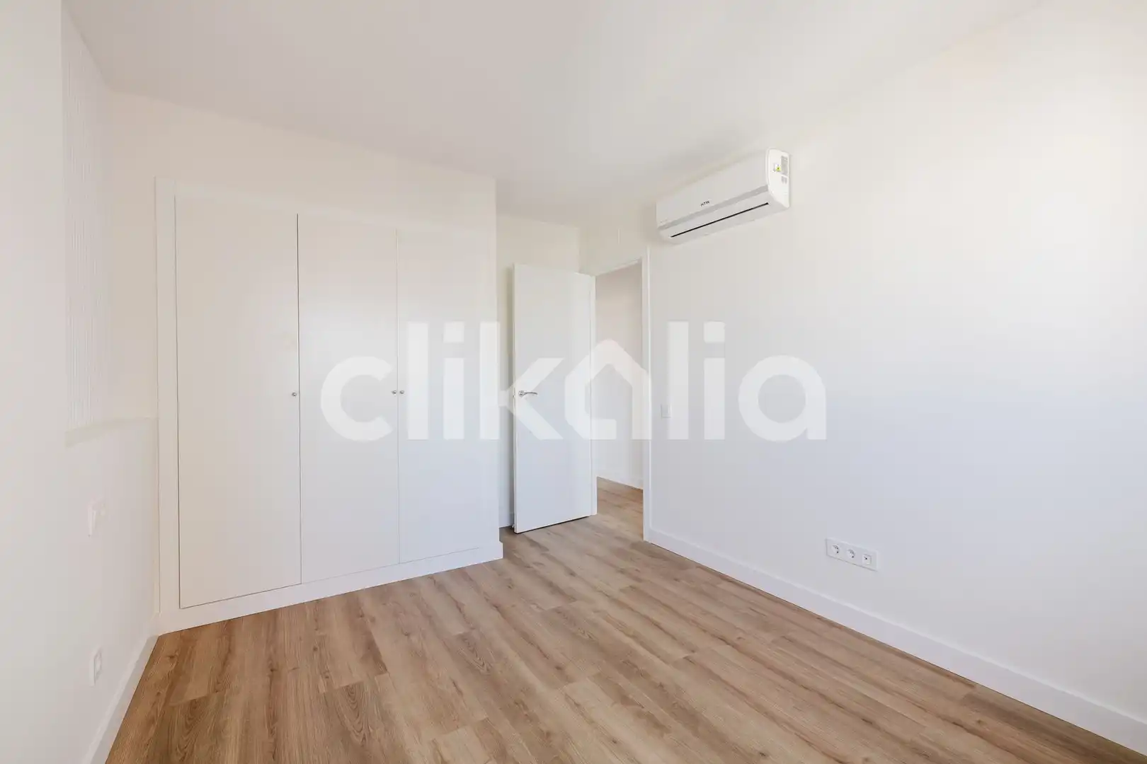 Bedroom of Flat for sale in Málaga  with Air Conditioner and Terrace