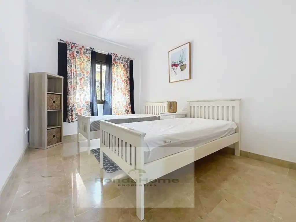 Schlafzimmer von Wohnung zur Miete in Manilva mit Terrasse