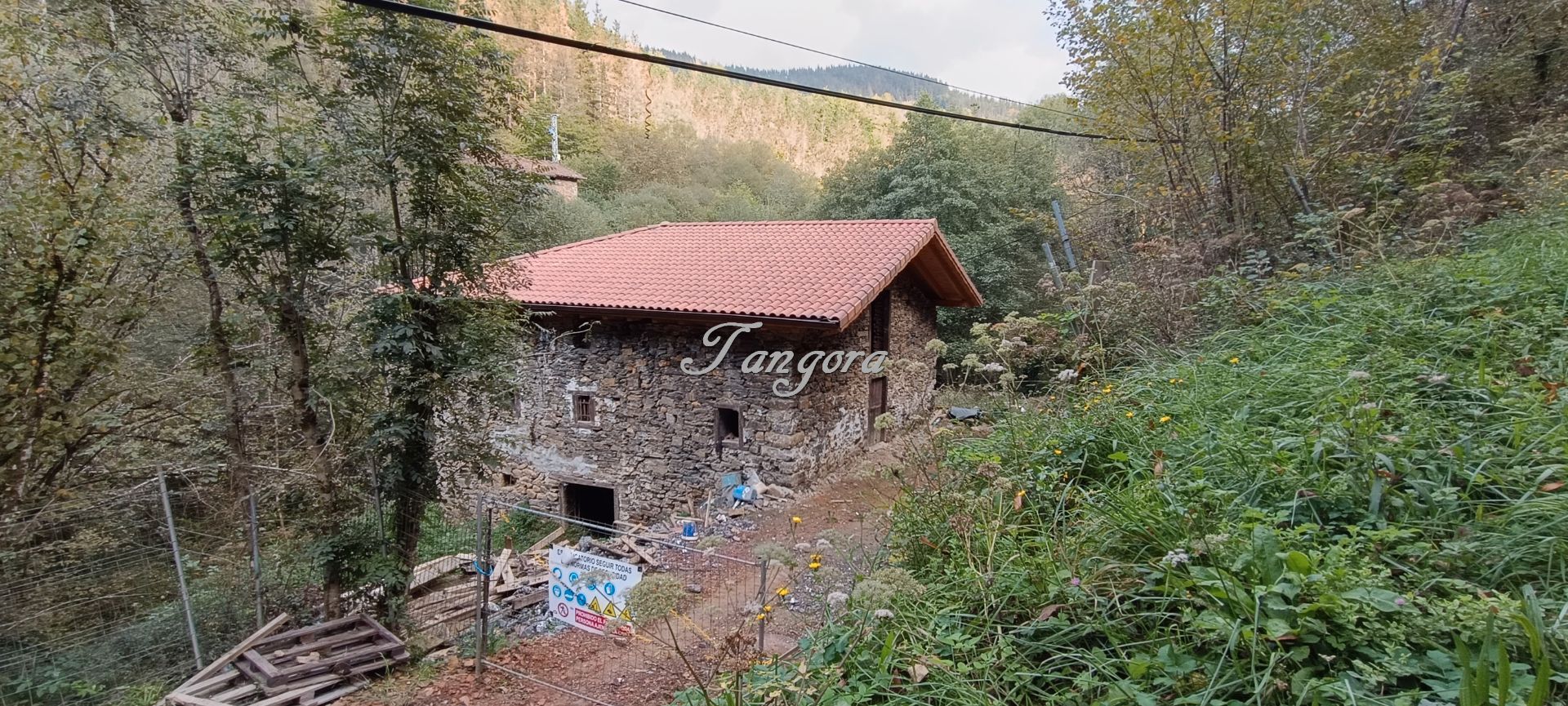 Exterior view of Country house for sale in Zeanuri  with Private garden