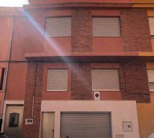 Foto 4 de Casa adosada en venda a Calle Alfonso de la Cerda, San Mamés - La Palomera, León