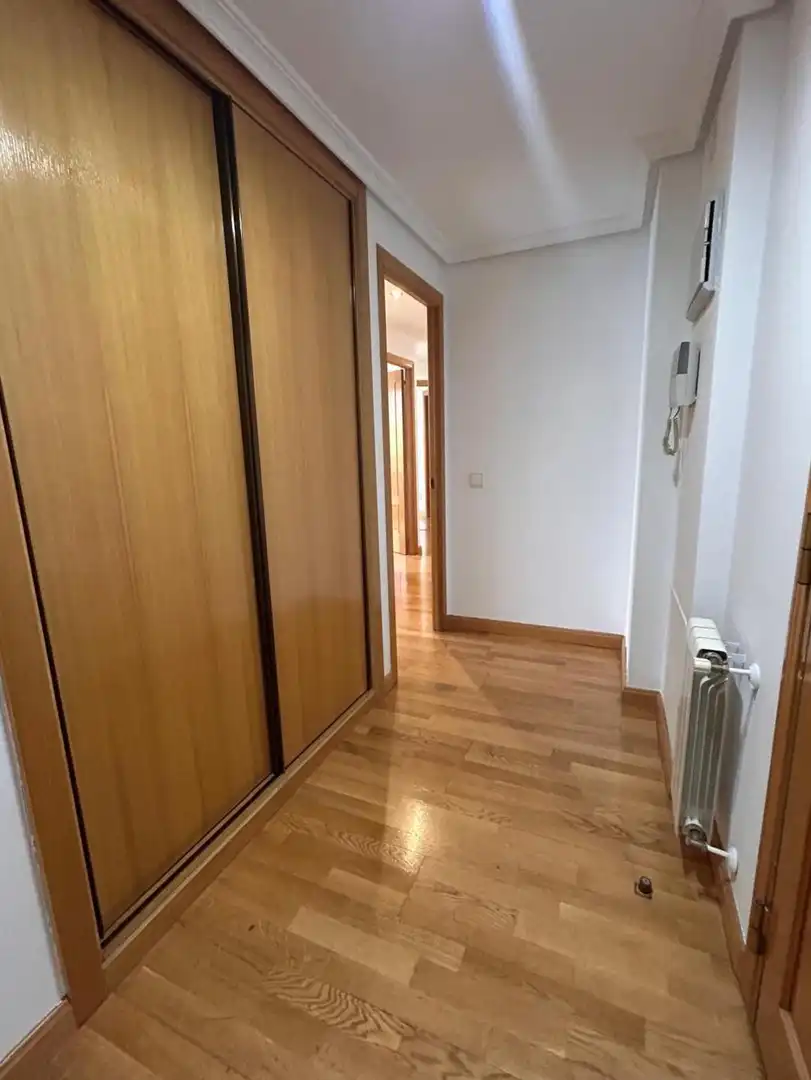 Flat for sale in Madrid  with Air Conditioner, Heating and Community pool
