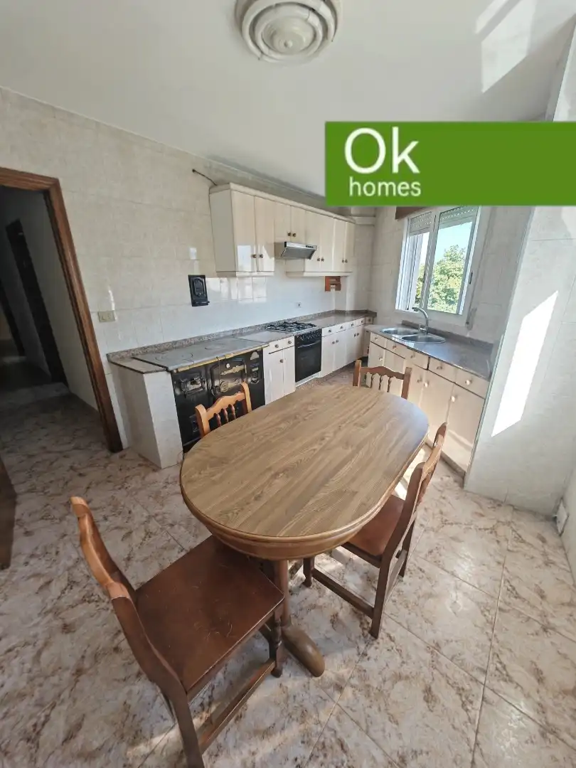 Cocina de Casa o chalet en venta en Friol con Calefacción, Jardín privado y Trastero