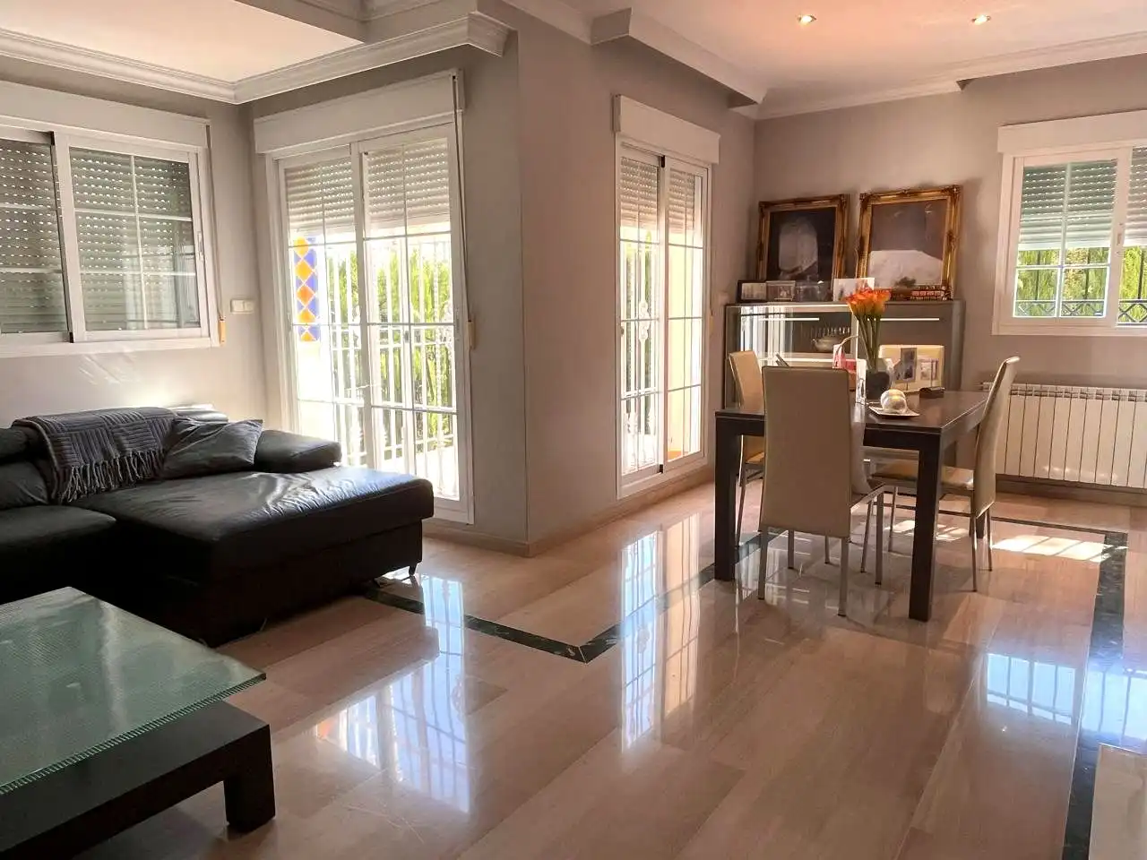 Sala d'estar de Casa o xalet en venda en Peligros amb Aire condicionat, Calefacció i Jardí privat