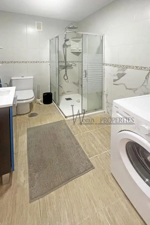 Baño de Apartamento en venta en Arona con Terraza, Amueblado y Piscina comunitaria