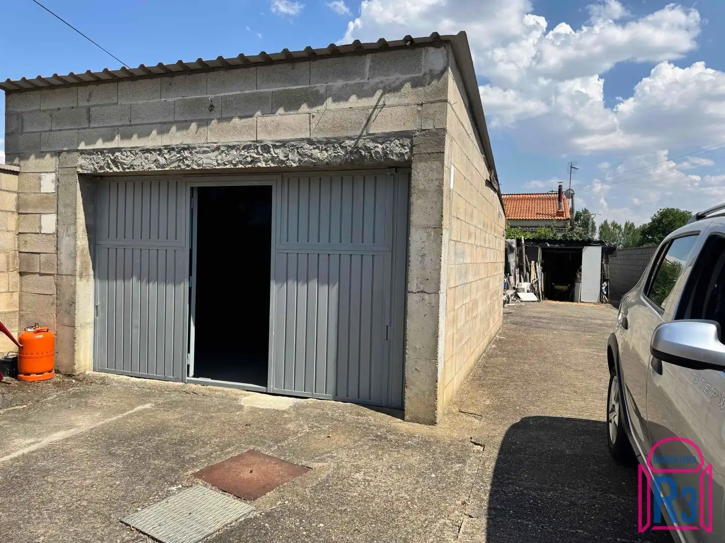 Parking de Casa o chalet en venta en Villasabariego con Calefacción, Jardín privado y Trastero