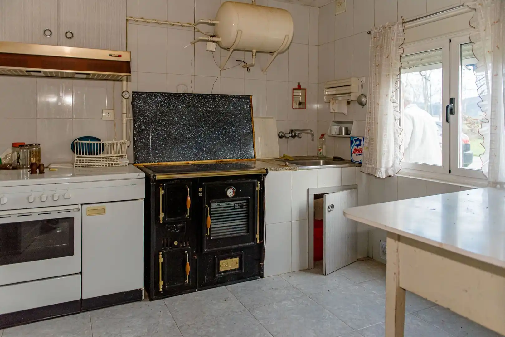 Cuina de Casa o xalet en venda en Ponferrada amb Calefacció i Jardí privat