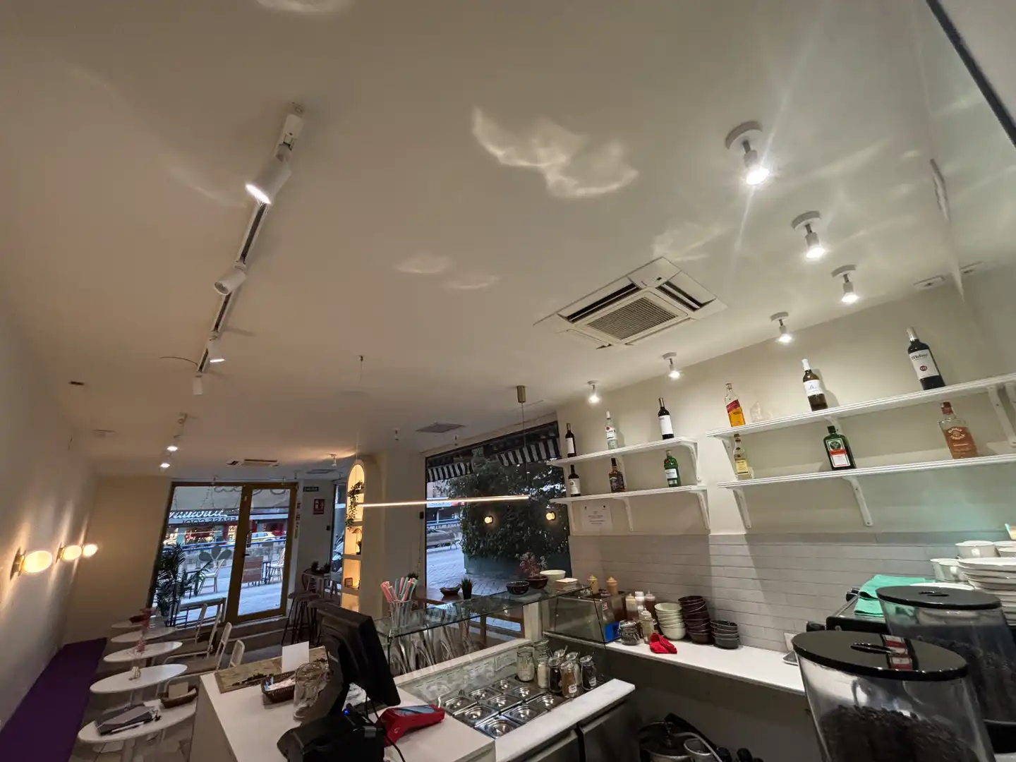 Local en traspaso en Madrid con Aire acondicionado, Terraza y Internet