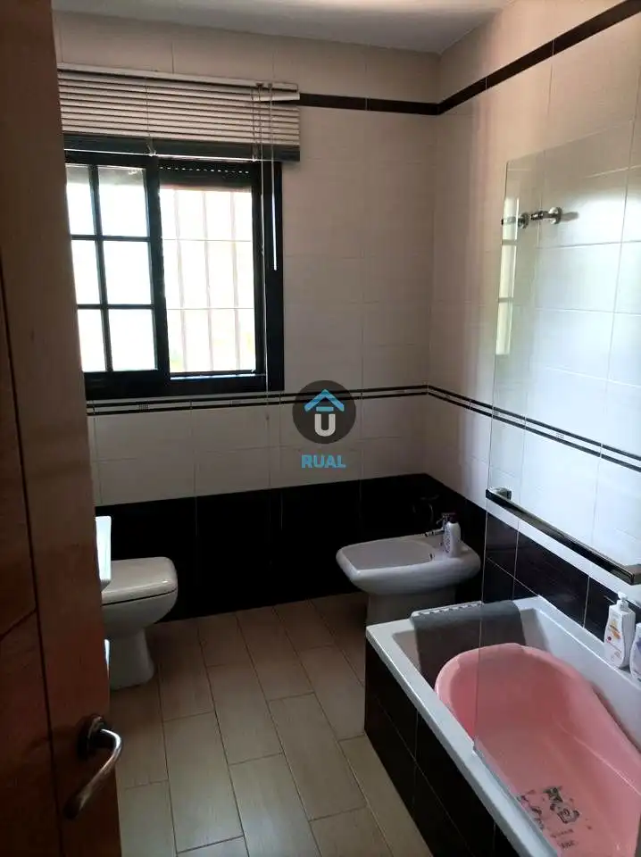 Baño de Casa o chalet en venta en Mairena del Aljarafe con Aire acondicionado, Jardín privado y Terraza