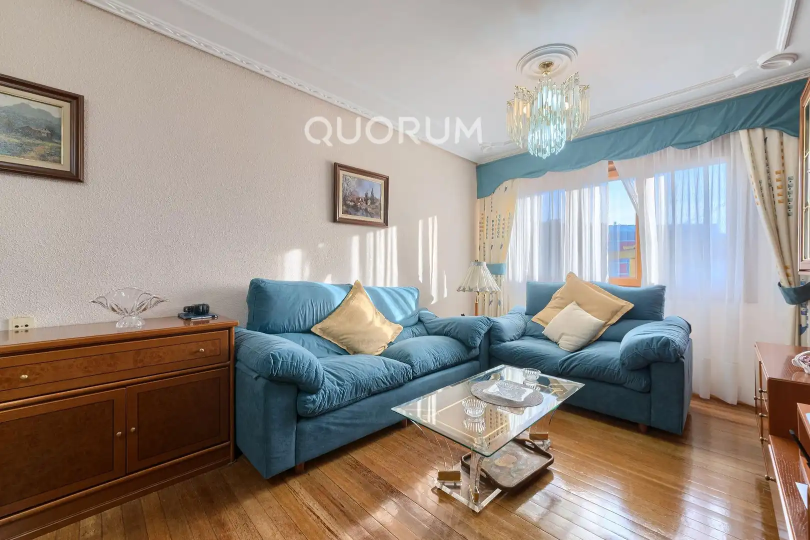 Sala de estar de Piso en venta en Basauri  con Calefacción, Trastero y Amueblado