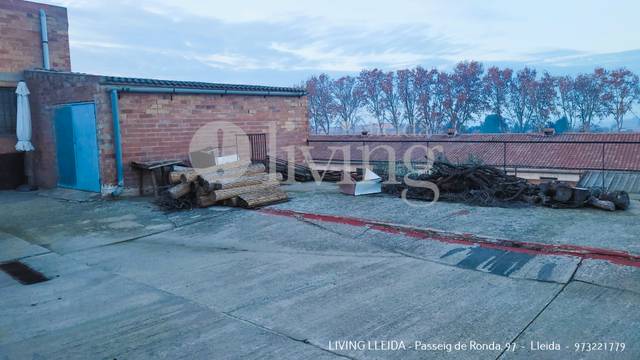 Nave industrial en Venta en Carrer Orient en Montoliu de Lleida