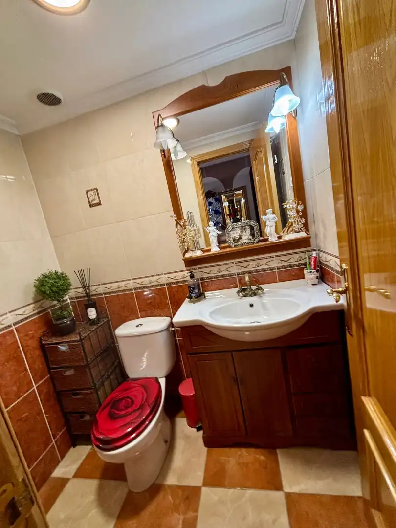 Baño de Casa adosada en venta en Parla con Aire acondicionado, Calefacción y Jardín privado