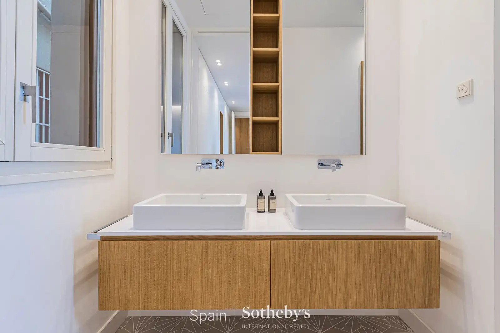 Appartement compact avec piscine à vendre à Eixample, imagen 27