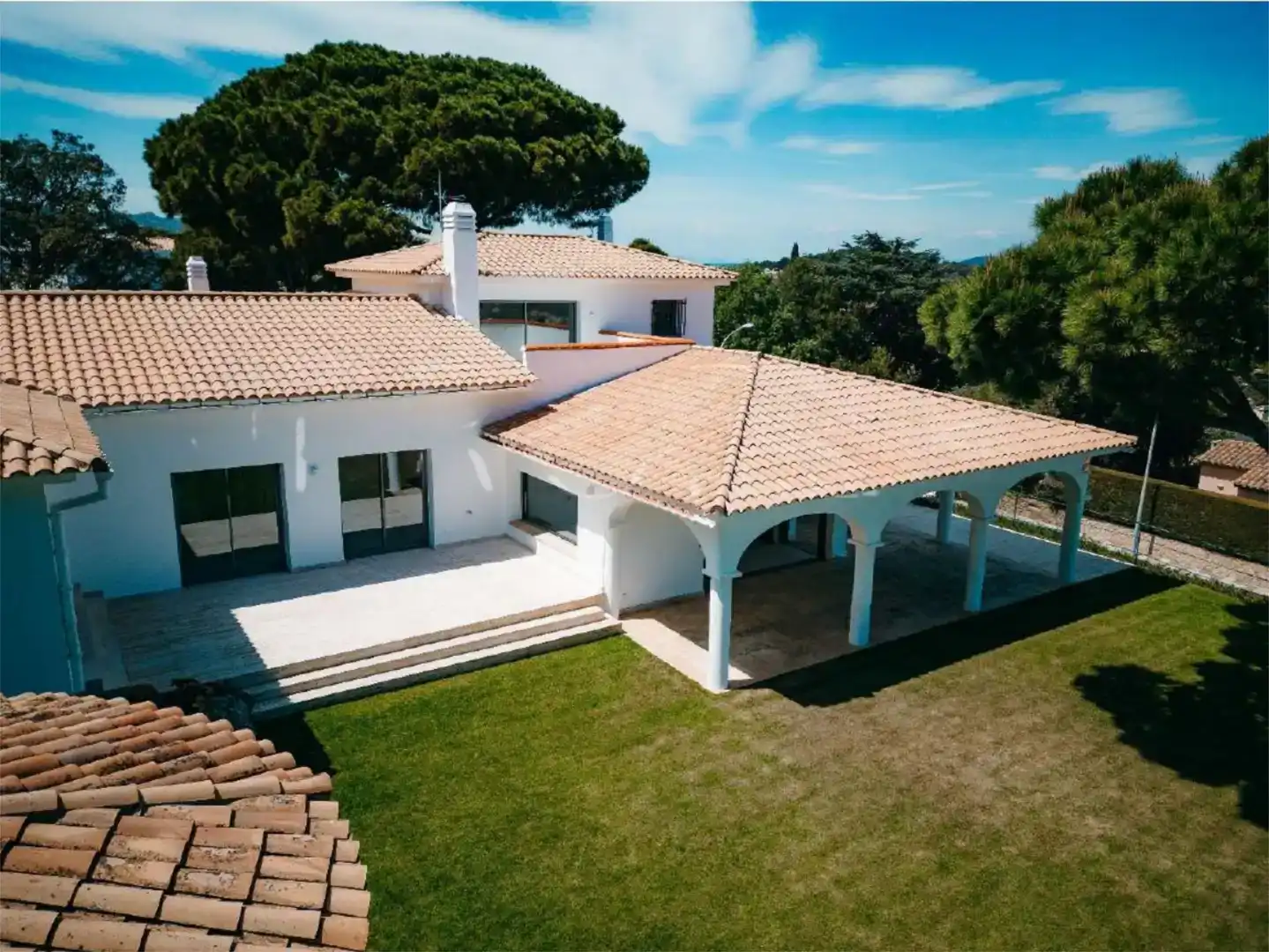 Vista exterior de Casa o xalet en venda en Castell d'Aro, Platja d'Aro i s'Agaró amb Aire condicionat i Piscina
