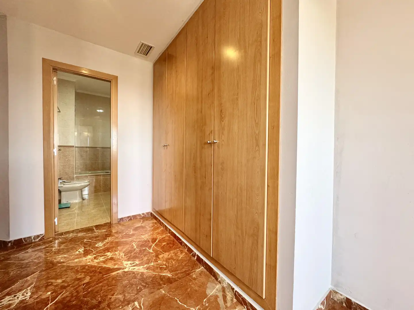 Bathroom of Flat for rent in Torrent  with Air Conditioner, Heating and Private garden