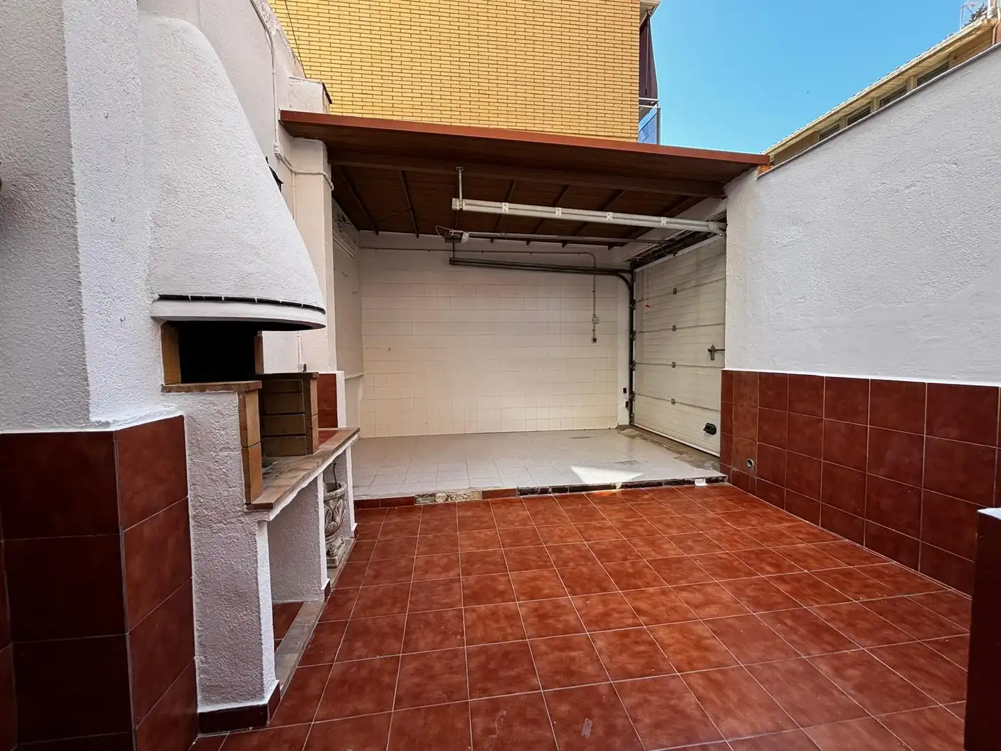 Erdgeschoss zum Verkauf in Badalona mit Klimaanlage, Heizung und Parkett