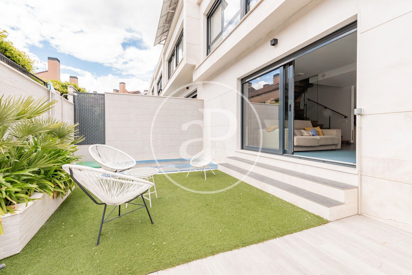 Terrassa de Casa adosada en venda en  Madrid Capital amb Aire condicionat, Calefacció i Jardí privat