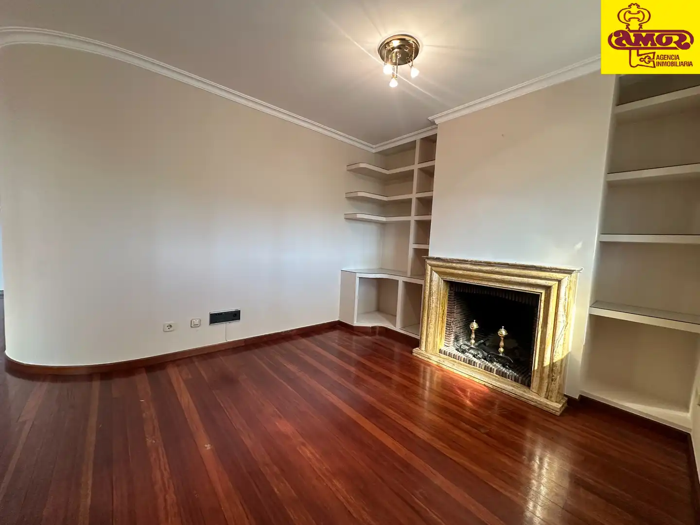 Sala de estar de Piso en venta en Santiago de Compostela  con Calefacción, Terraza y Trastero