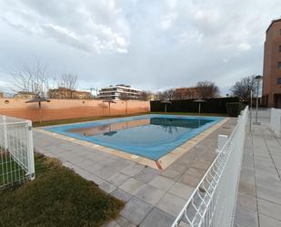 Piscina de Pis en venda en Ciudad Real Capital amb Calefacció, Parquet i Terrassa