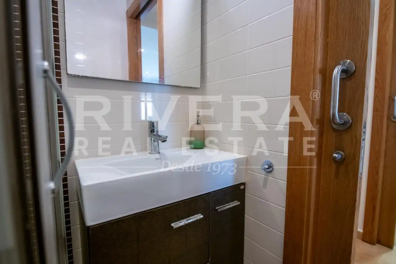 Badezimmer von Wohnung zum Verkauf in Sanxenxo mit Heizung, Terrasse und Abstellraum