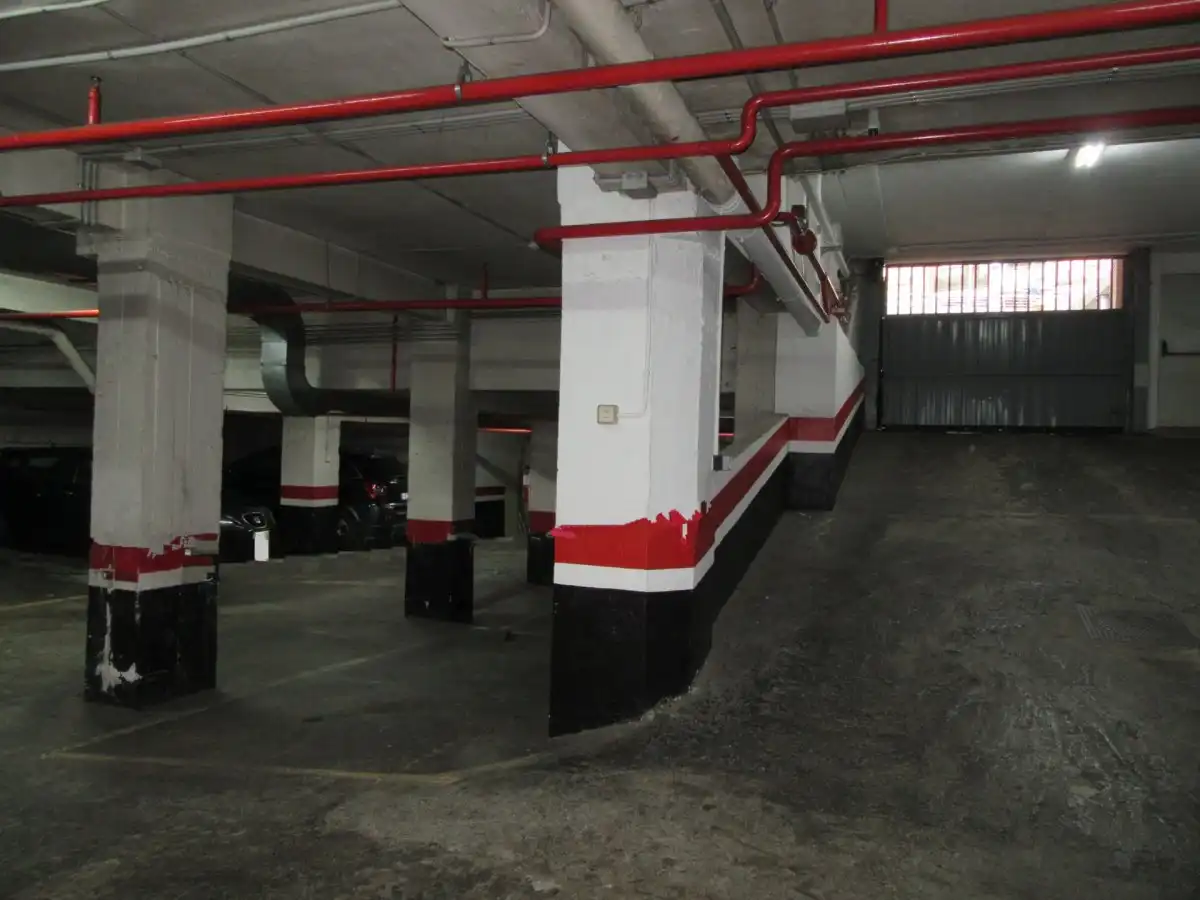 Parcela de Garaje Buena Maniobra en Zona Urbi, imatge 3