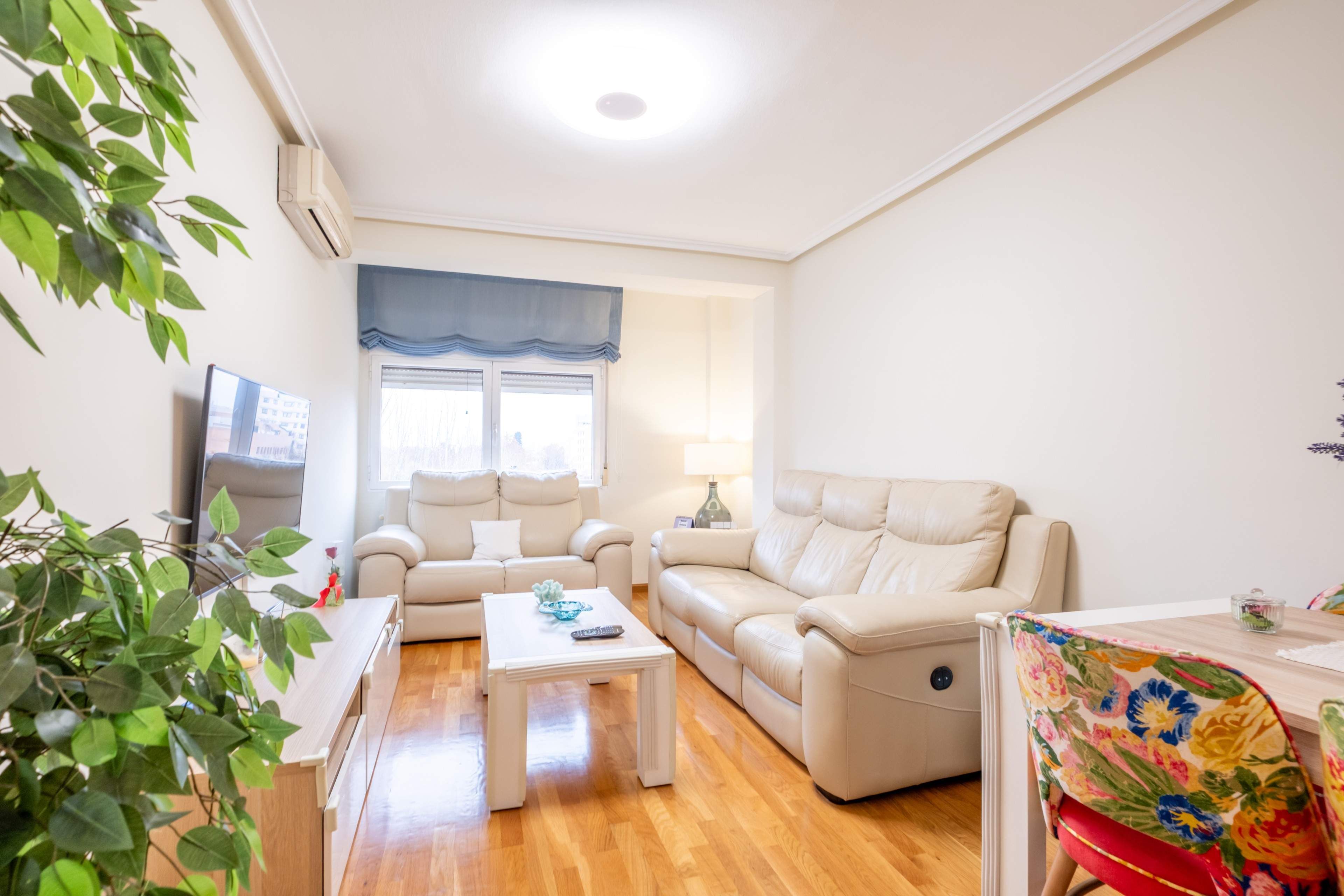 Sala d'estar de Pis en venda en  Zaragoza Capital amb Aire condicionat, Calefacció i Parquet