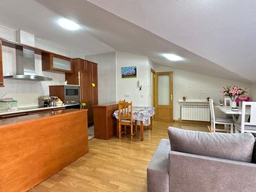 Apartment with lift for sale in Valdorros