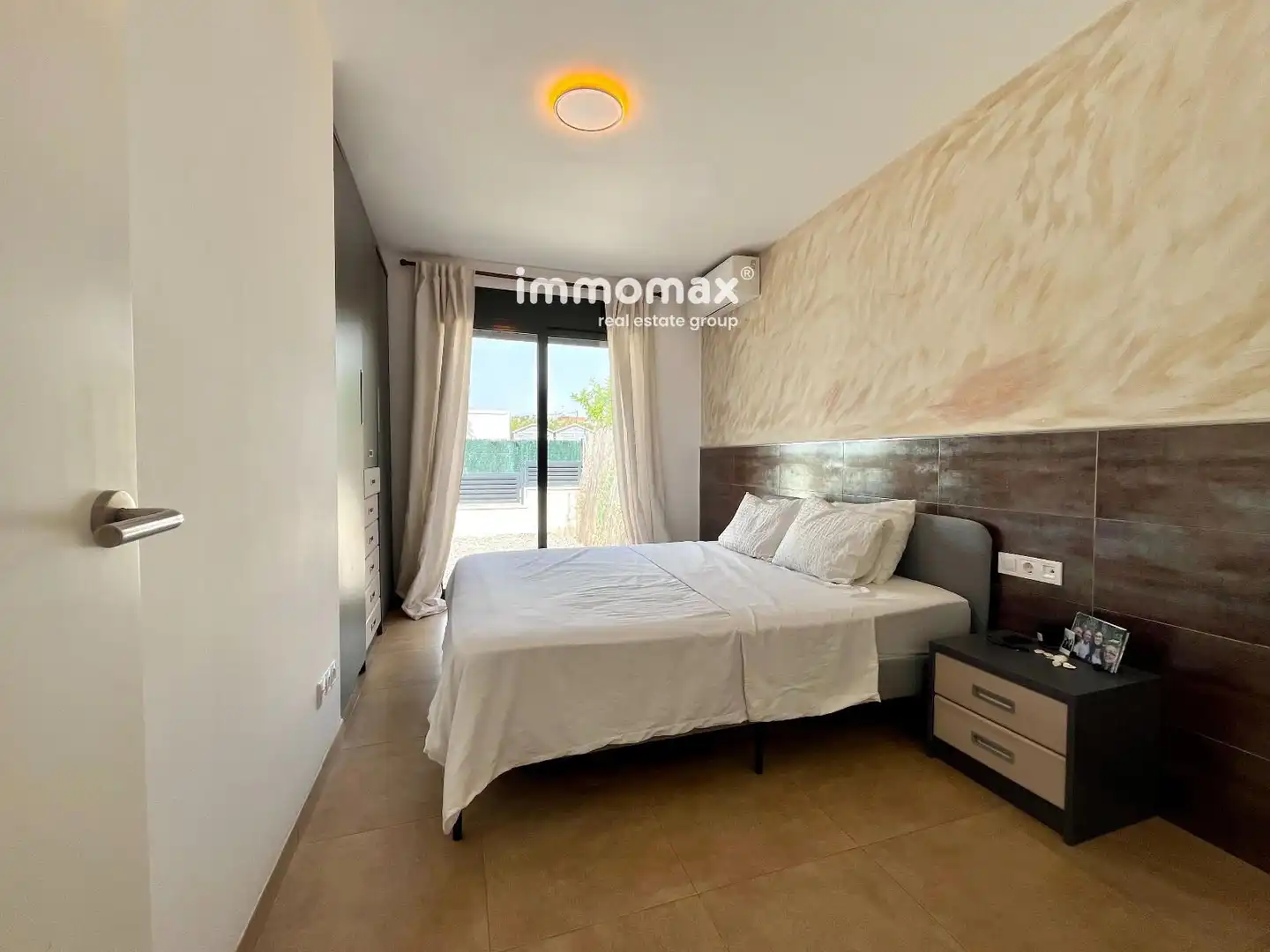 Dormitori de Casa o xalet en venda en Vilanova i la Geltrú amb Aire condicionat, Calefacció i Jardí privat