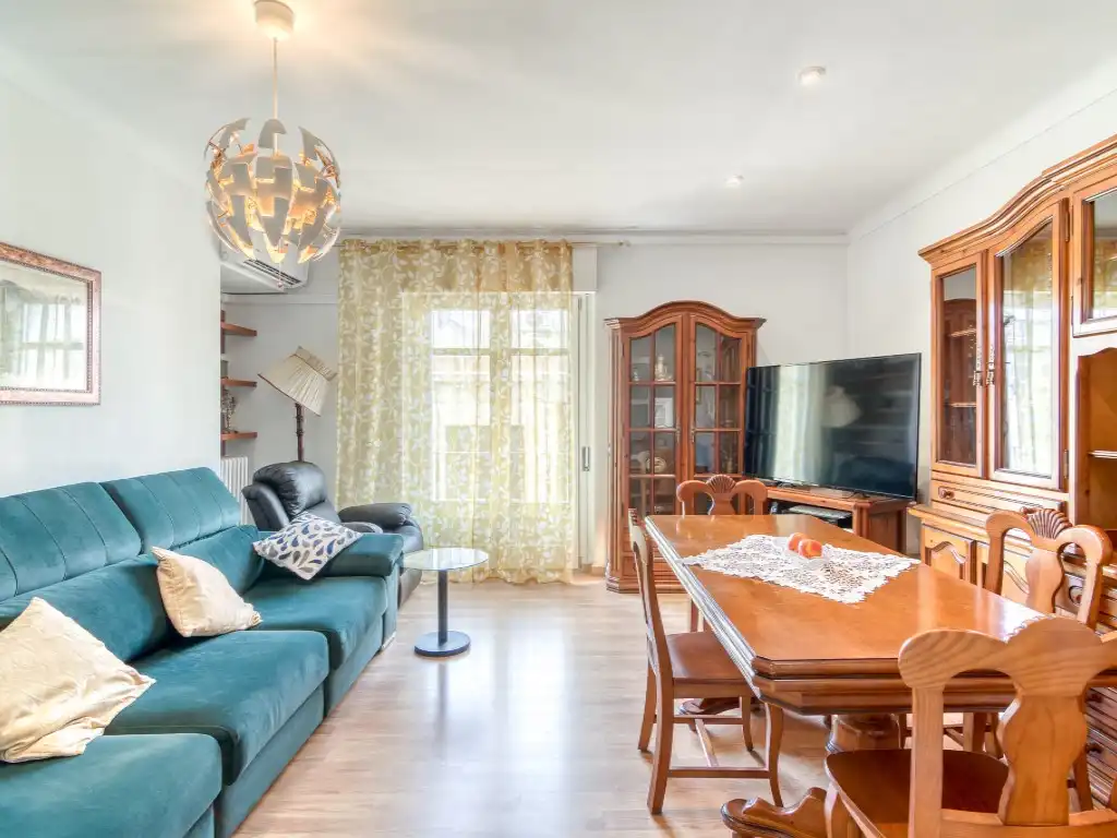 Living room of Flat for sale in Figueres  with Air Conditioner