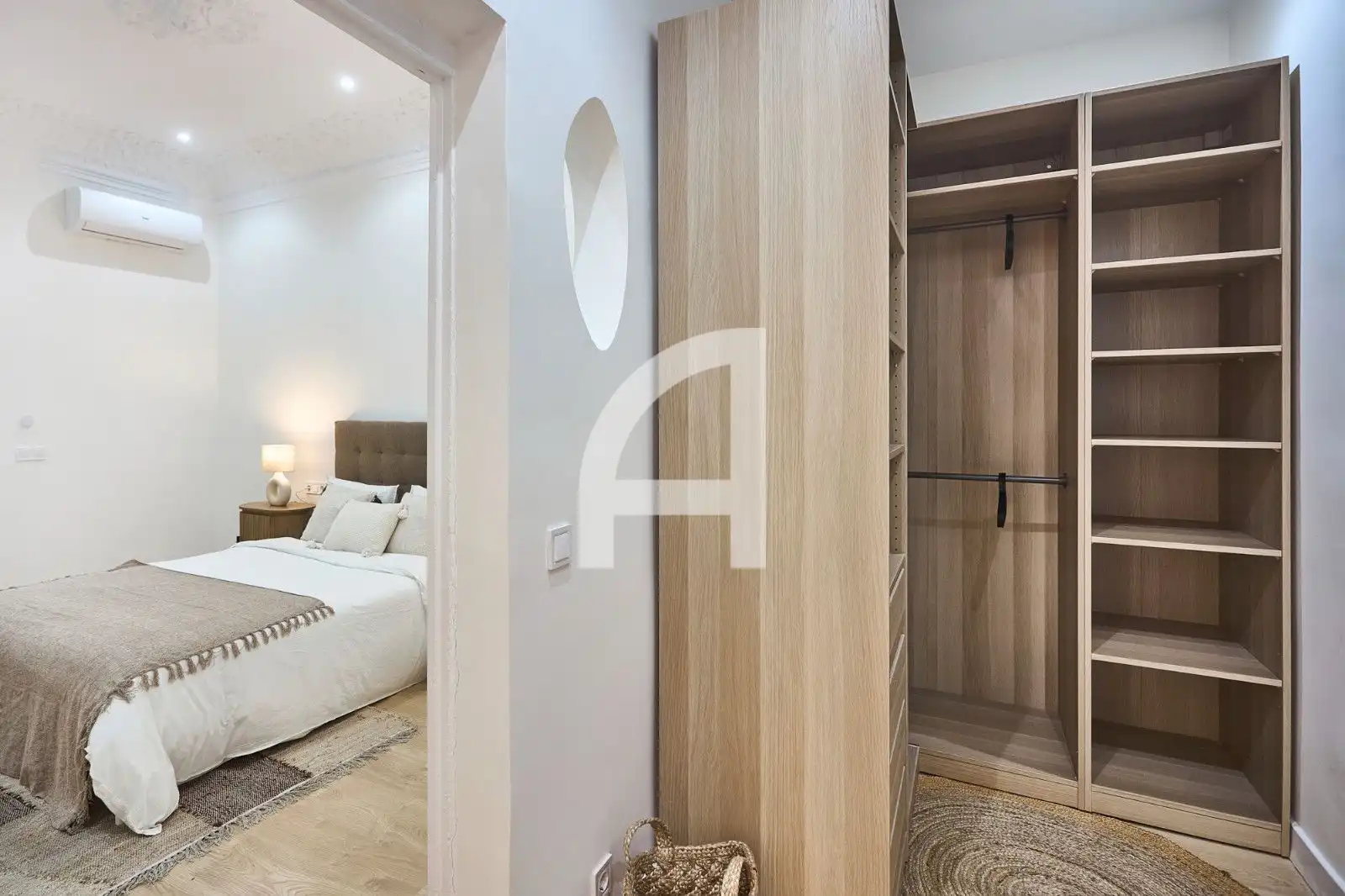 Schlafzimmer von Wohnung zur Miete in Barcelona mit Klimaanlage, Heizung und Parkett