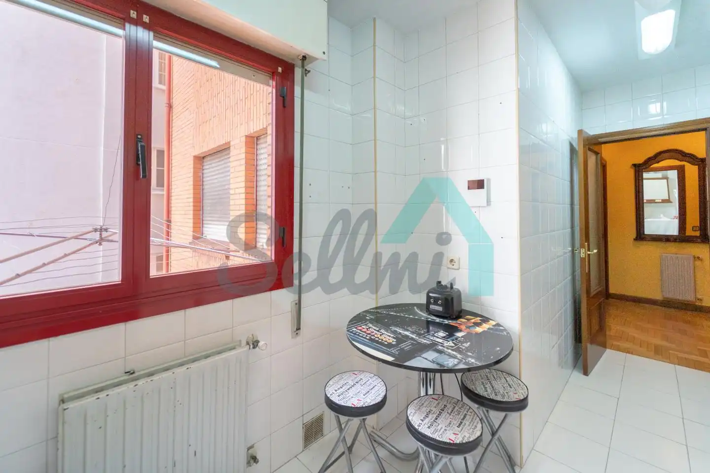 Cuina de Pis en venda en Oviedo  amb Calefacció i Parquet