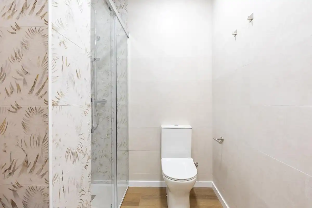 Badezimmer von Erdgeschoss zum Verkauf in Quart de Poblet mit Klimaanlage, Heizung und Möbliert
