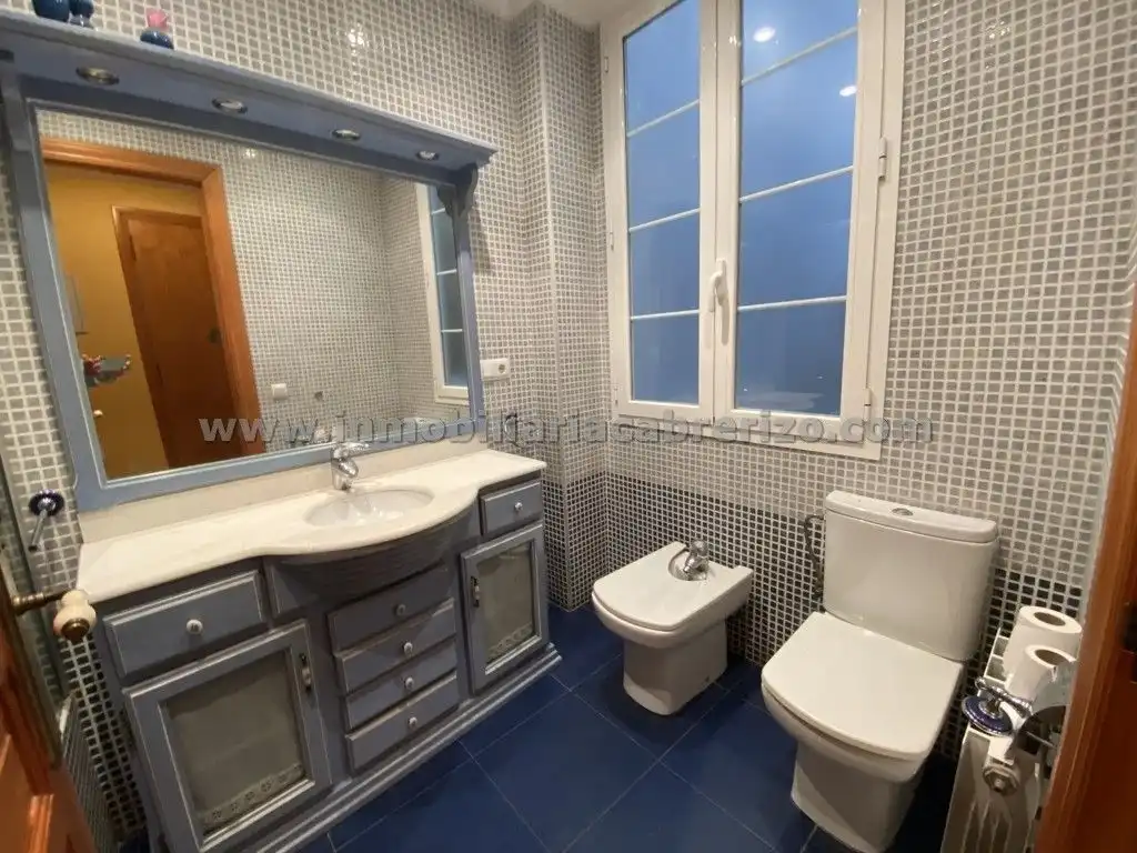 Flat for sale in Calle María Zambrano, imagen 2
