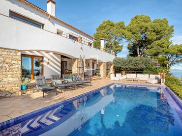 Xalet amb piscina en venda a Sa Riera - Sa Fontansa