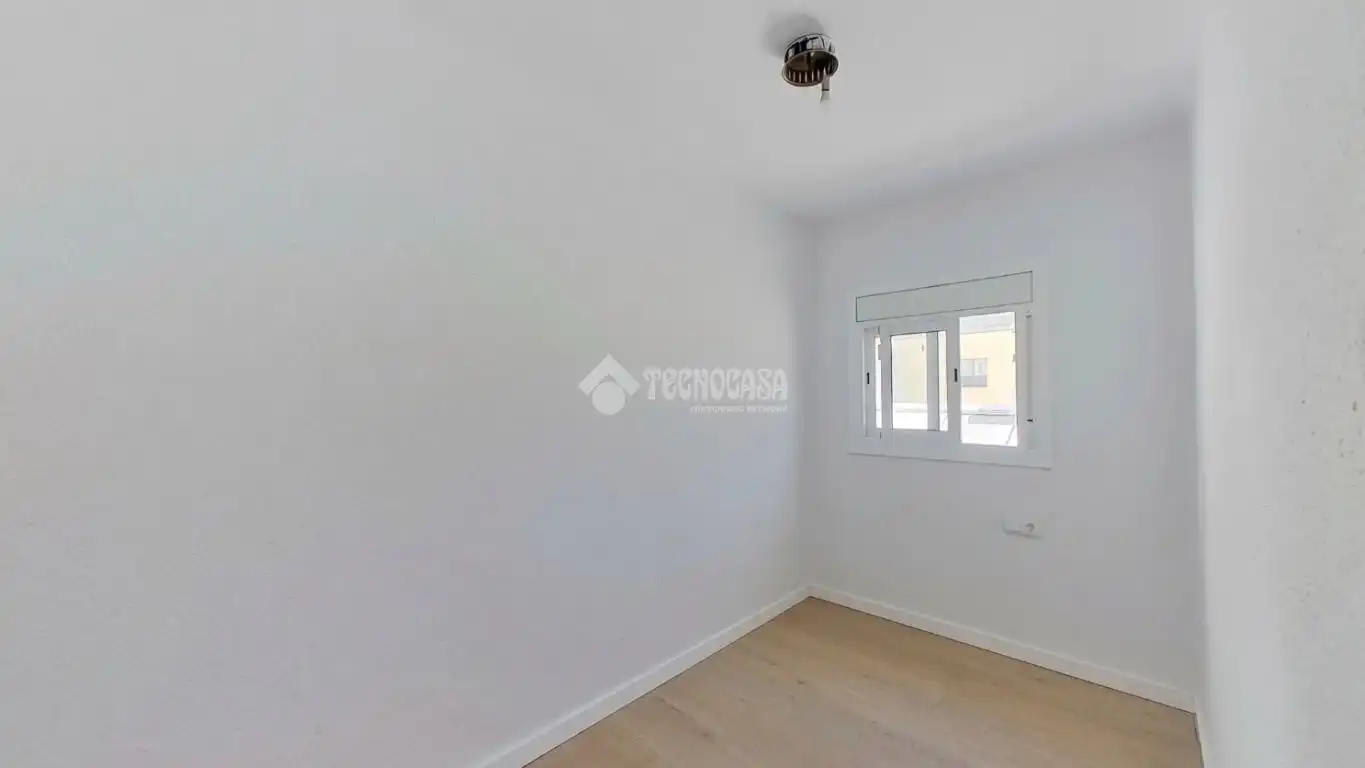 Bedroom of Flat for sale in Ripollet